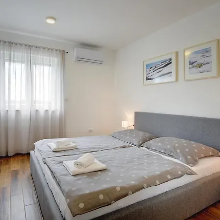 Mauri Villa